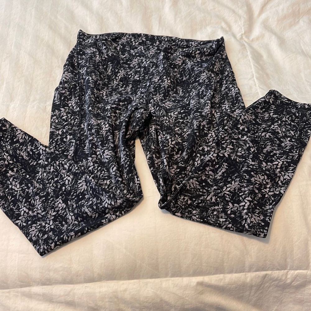 Lulu Leggings Sz 14